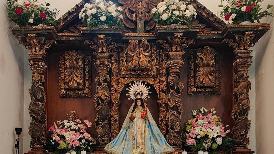 Pola de Allande quiere recuperar el esplendor de antaño del retablo de la capilla del Avellano: "Es una intervención por devoción"