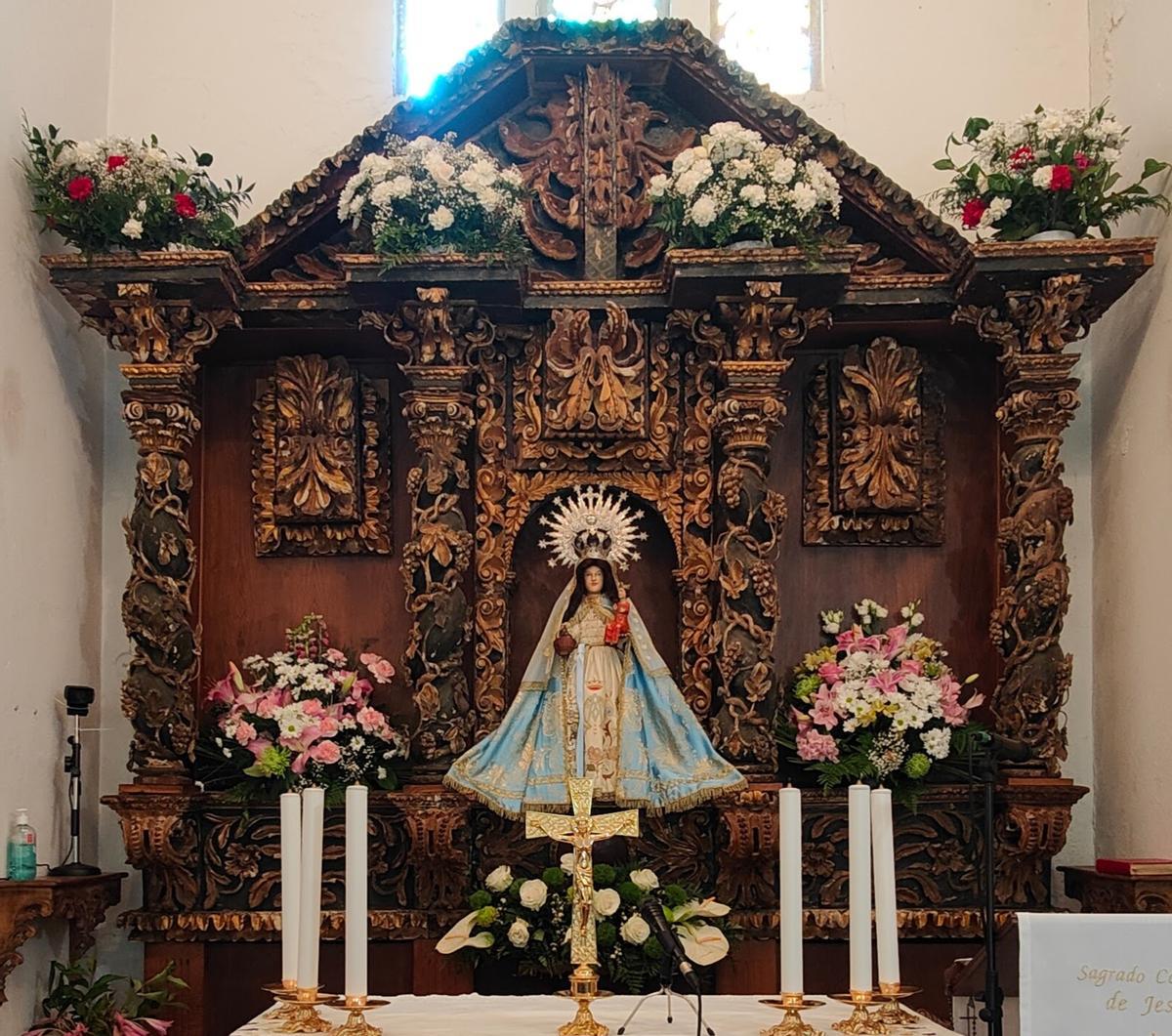 Retablo de la capilla de Nuestra Señora del Avellano.