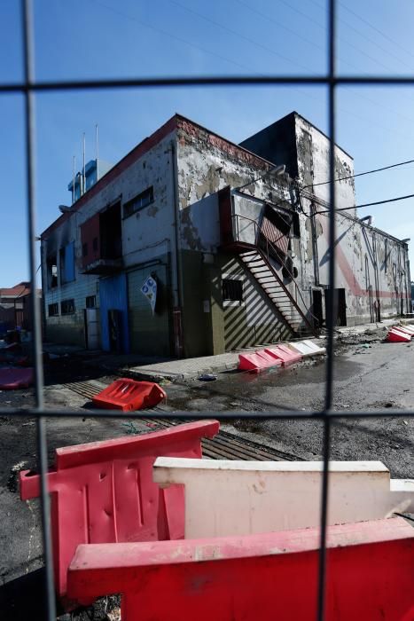 Estado de la vieja fábrica de hielo de Avilés tras en incendio