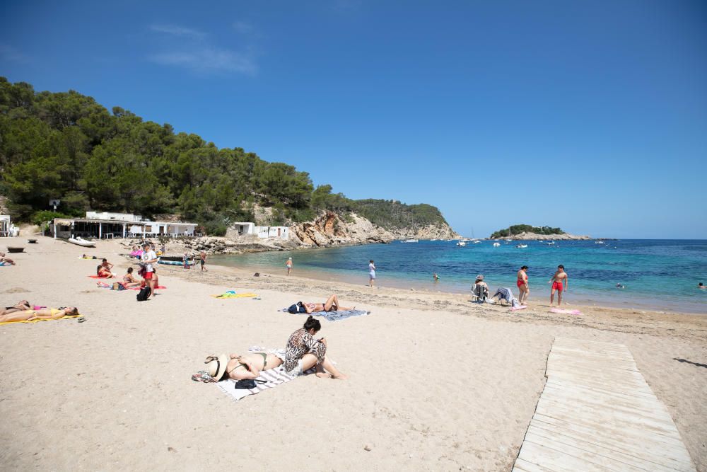 Los trabajadores de Sant Joan piden a Costas la prórroga de las concesiones