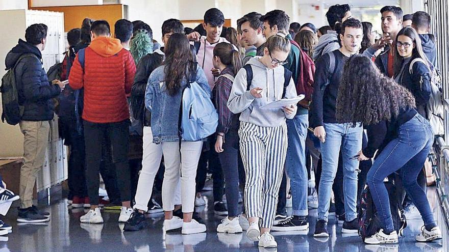 La Xunta restringirá los dobles grados para evitar que se usen para engordar matrícula