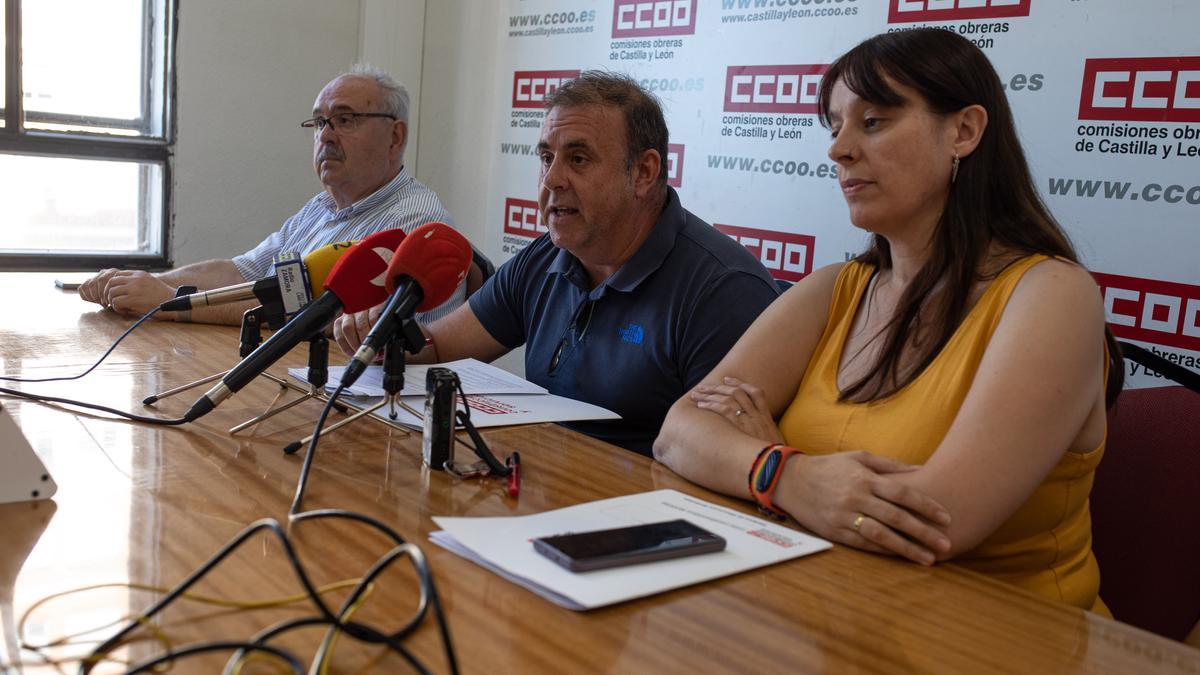 ZAMORA. RUEDA DE PRENSA CCOO Y UGT POR LAS MOVILIZACIONES DE LOS TRABAJADORES DE URBASER EN EL CTR