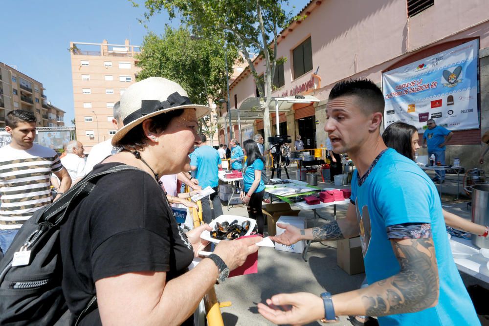 I Entrada de la Clòtxina y 60 aniversario del Mercado del Cabanyal