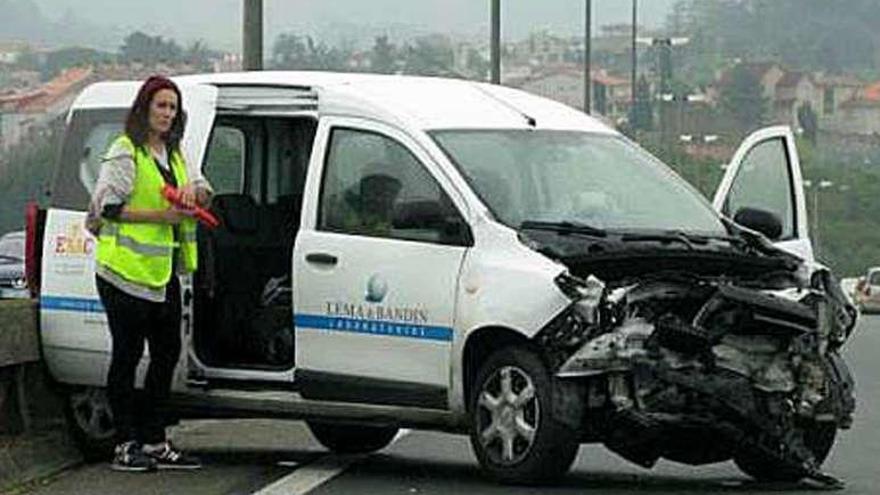 La furgoneta que sufrió este accidente en la AP-9. // Gustavo Santos