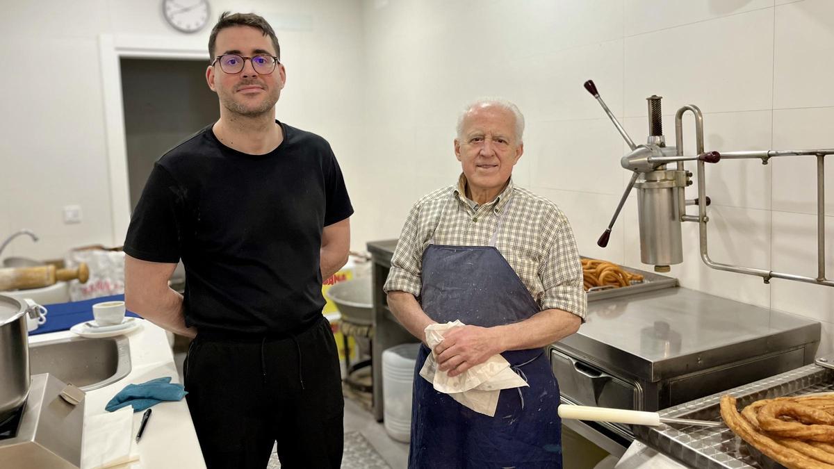 Álvaro y Zoilo Fernández, dos generaciones de churreros.