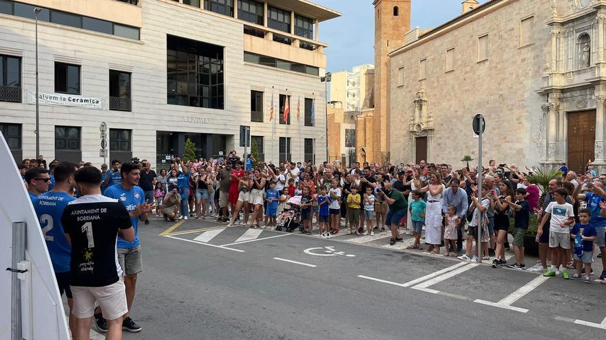 Galería | Las imágenes de la fiesta en Burriana por el ascenso a Tercera