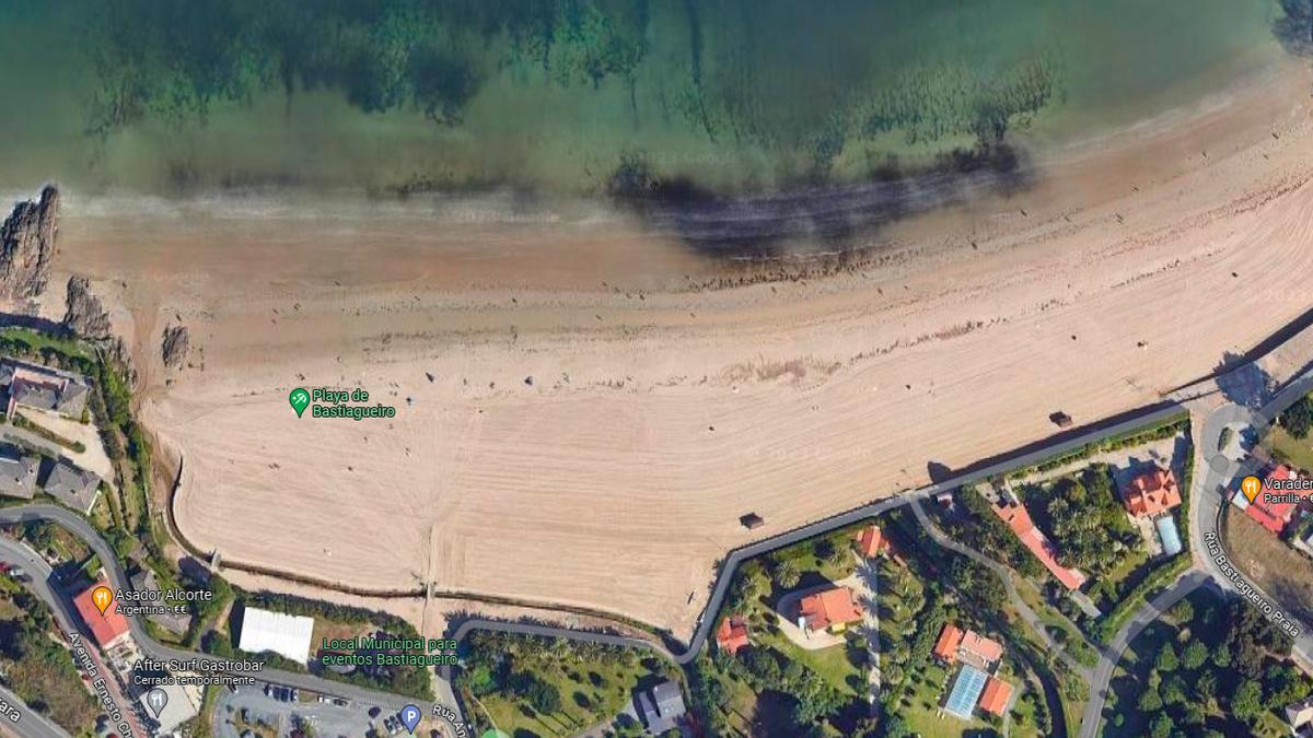 Playa de Bastiagueiro, lugar donde apareció el cuerpo sin vida del septuagenario lucense.
