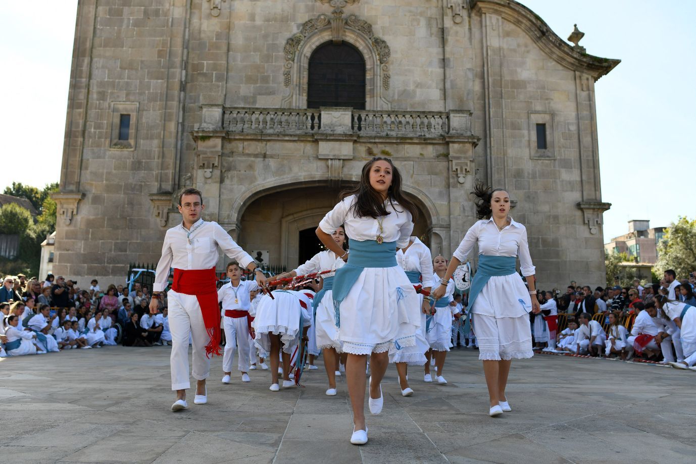 La Danza de Espadas de Marín rompe con dos años de pandemia