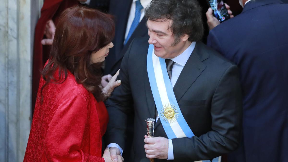 Javier Milei jura "por Dios y por la patria" su cargo como presidente de Argentina