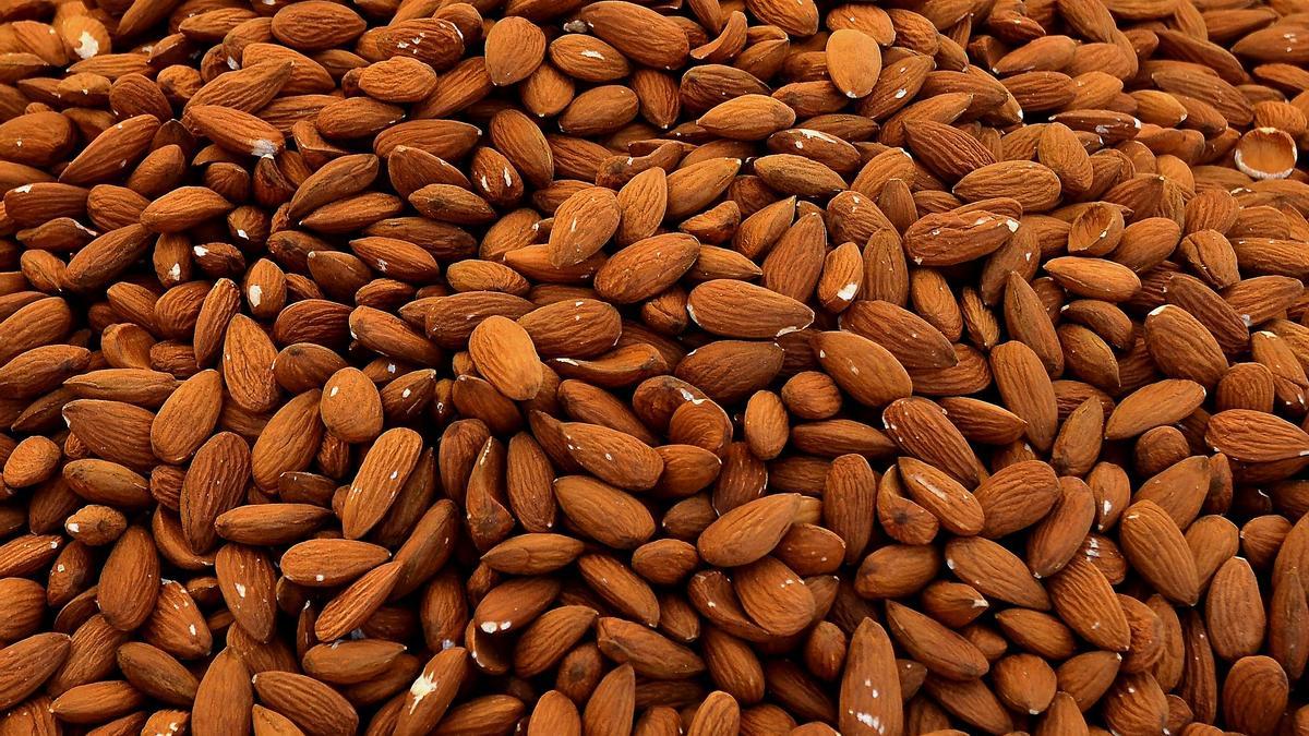 Trucos belleza | La mascarilla de almendras es efectiva contra el encrespamiento Trucos belleza | La mascarilla de almendras es efectiva contra el encrespamiento