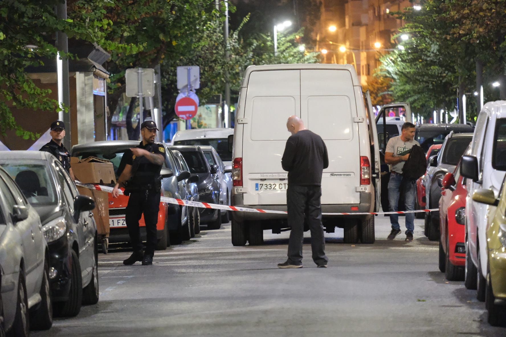 Vecinos desalojados y gran operativo policial en Elda por una granada de juguete