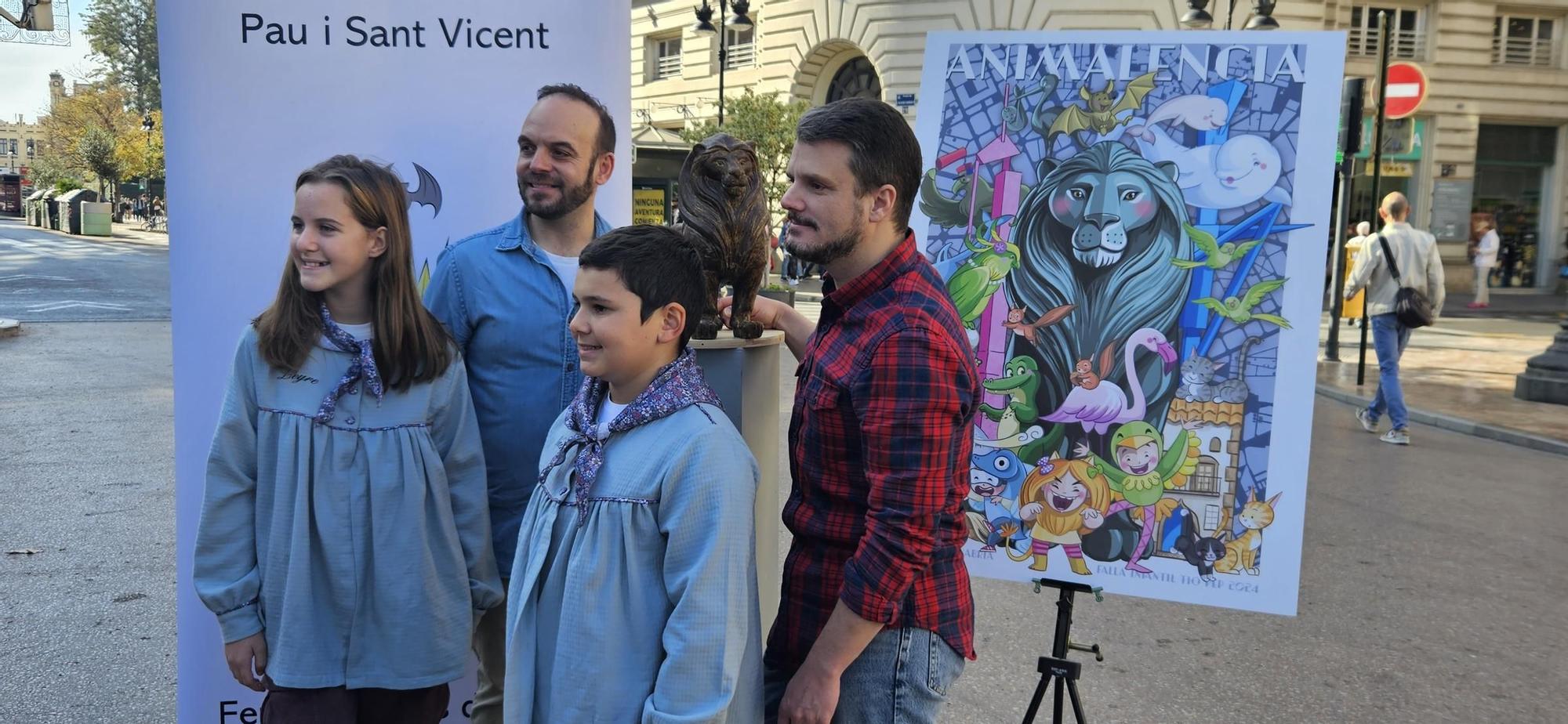 Presentación de la falla Reina-Paz infantil para la Sección Especial