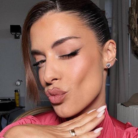 Todo al rosa con Dulceida: el 'look' premamá con el que ha asistido al Festival de Cannes