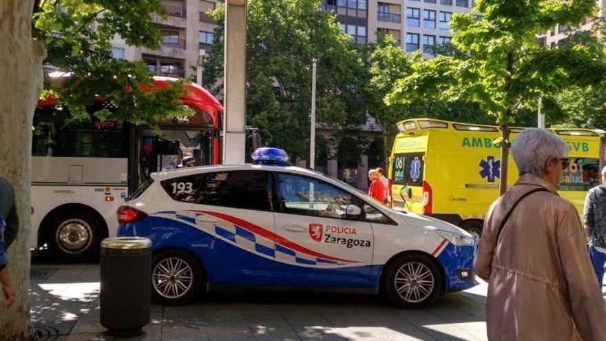 Herida grave una anciana al ser atropellada por un autobús en plaza Aragón