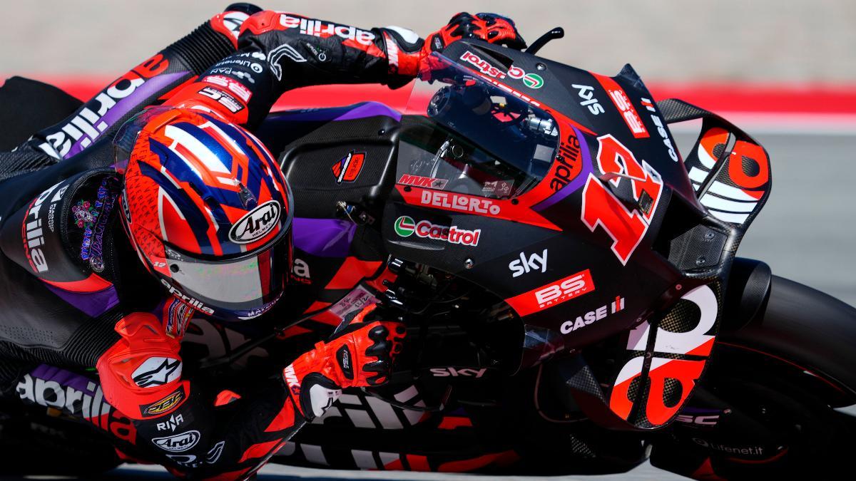 Maverick Viñales durante la sesión matinal, a lomos de la Aprilia
