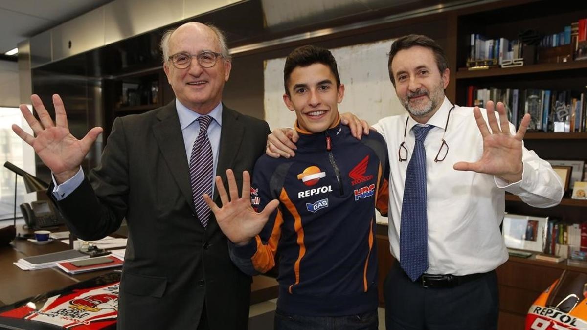 Antonio Brufau, Marc Márquez y Josu Jon Imaz, en Repsol.