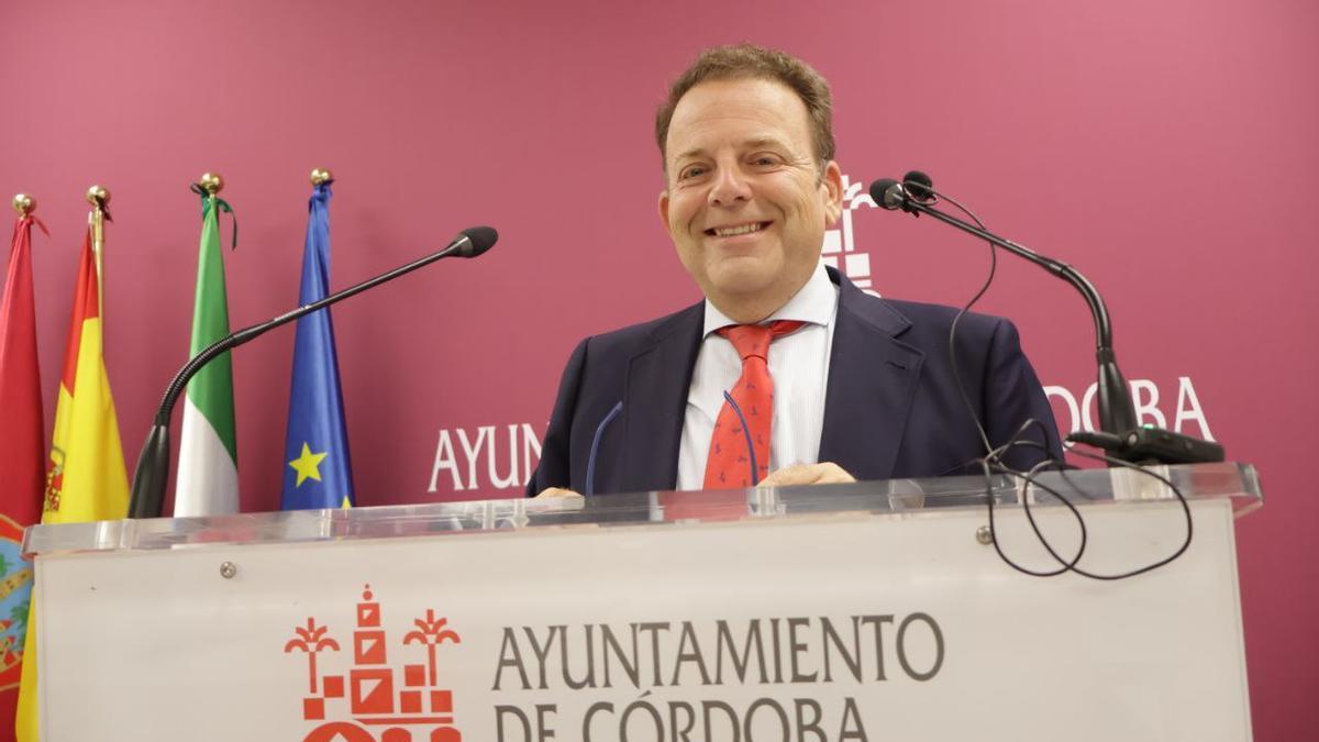 El delegado de Fiestas y Tradiciones, Julián Urbano, antes de hacer balance de la fiesta de Los Patios de 2025.