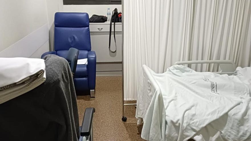 El Hospital de la Plana convierte habitaciones individuales en dobles por falta de espacio