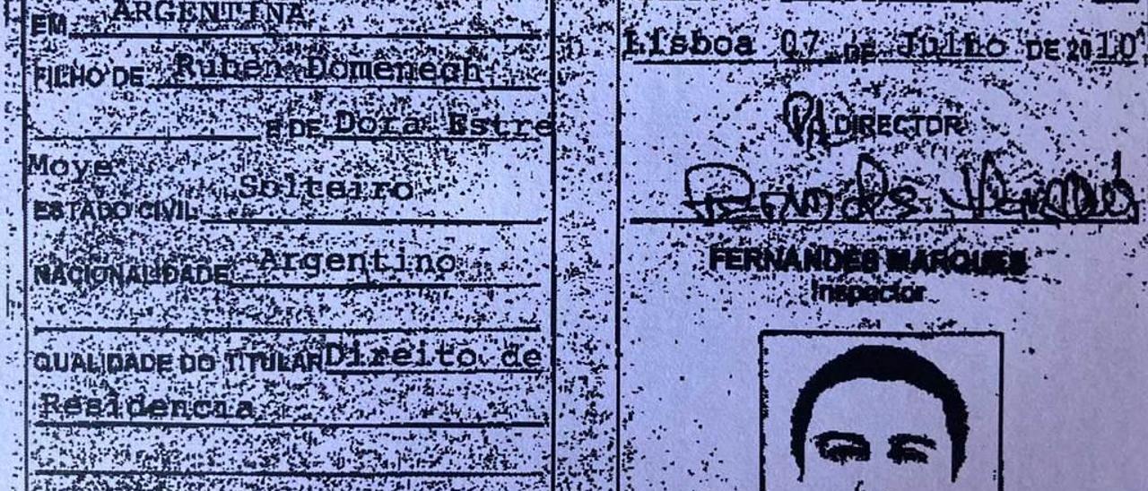 Reproducción de la cédula de identidad portuguesa que usaba Víctor Rubén Domenech y cuya falsedad determinó la Policía Nacional.