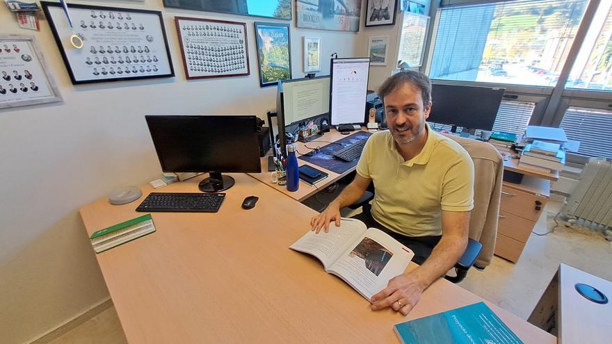 Luis Sañudo, el profesor del campus de Mieres que investiga como frenar riadas como la de Valencia