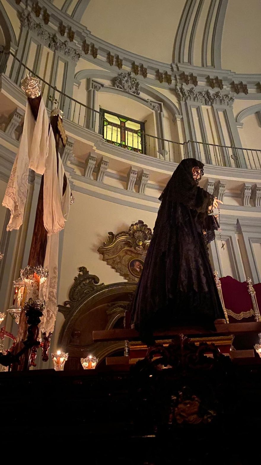 La Virgen de los Dolores en su Amparo y Misericordia (Santa Cruz).