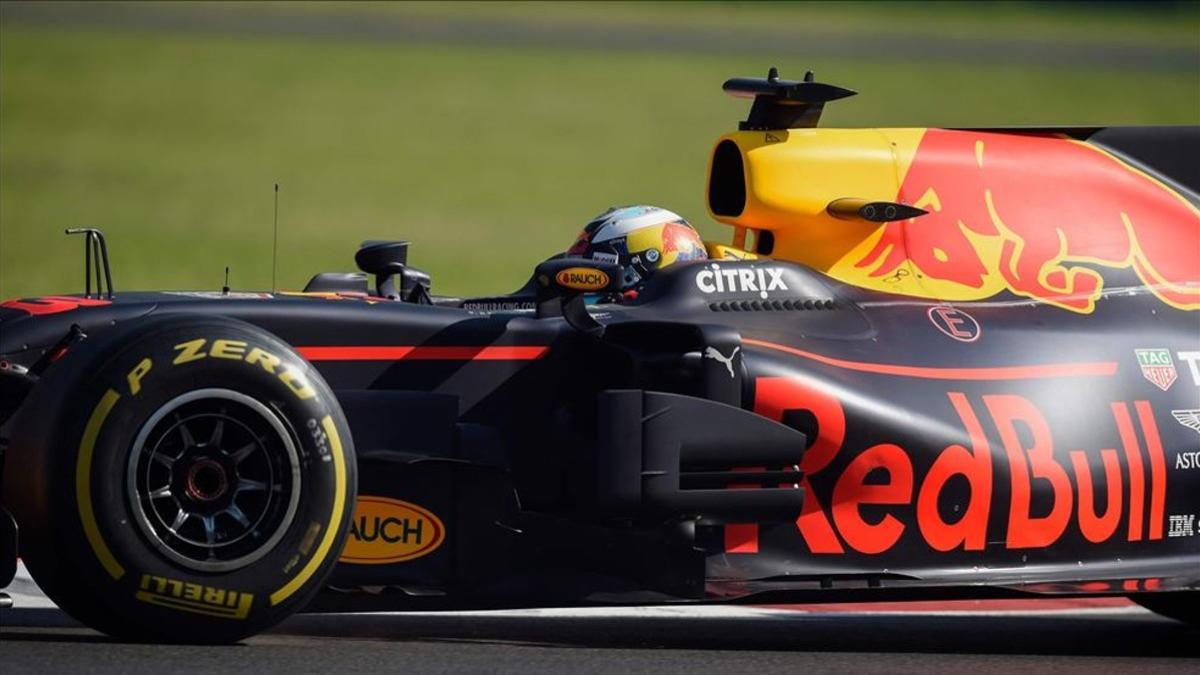 Ricciardo fue el más rápido en los libres del viernes en México