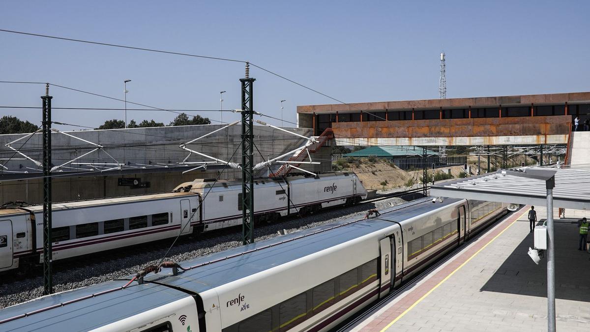 Estación de Otero de Sanabria durante su inauguración.