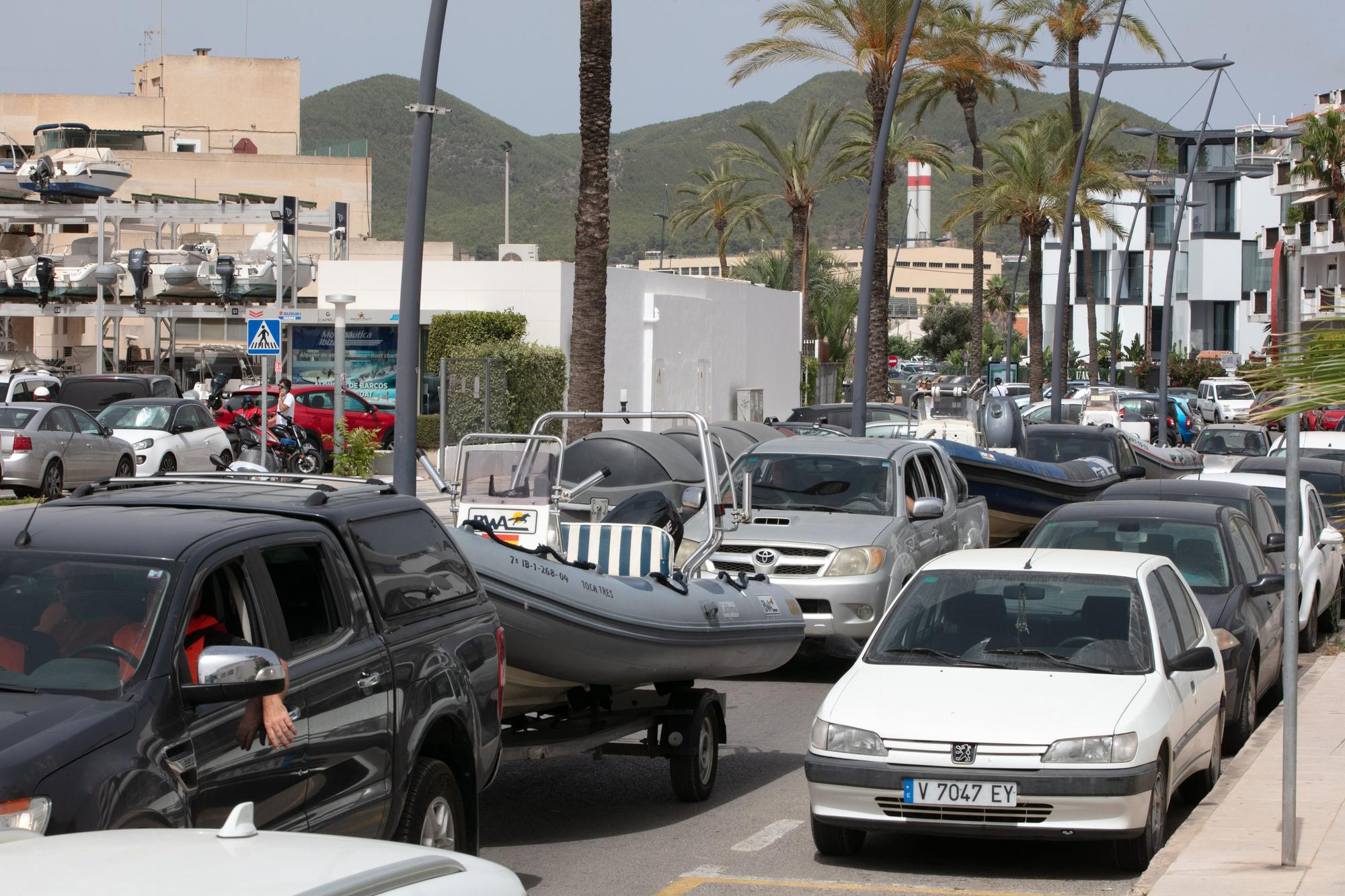 Unas 200 personas se manifiestan en Ibiza contra la nueva Ley de Bienestar Animal del Gobierno