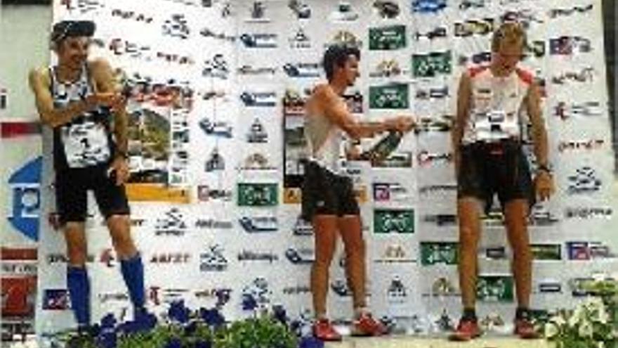 Kilian Jornet rebaixa gairebé set minuts el rècord al Giir di Mont