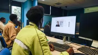 Galicia pone en marcha un plan para que "al menos 500" migrantes regularizados consigan empleo