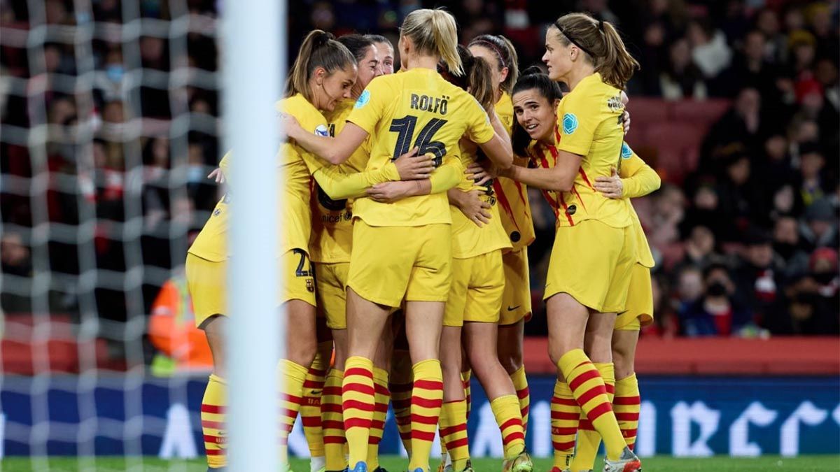 Las jugadoras del FC Barcelona celebrando un gol en el Emirates Stadium