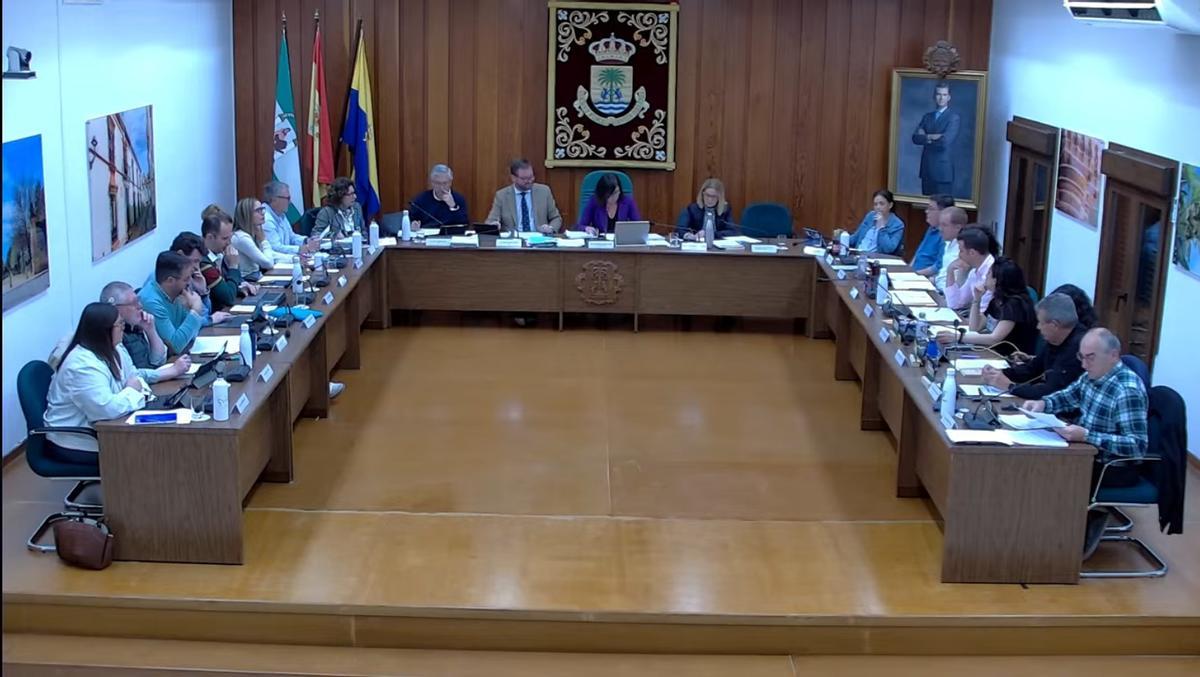 La Corporación municipal de Palma del Río, durante el pleno celebrado este jueves.