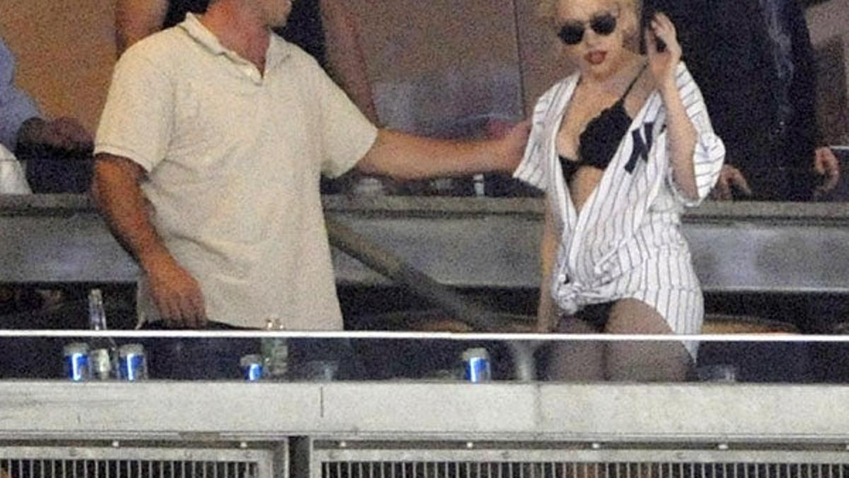 Lady Gaga da la nota en un partido de los 'Yankees'