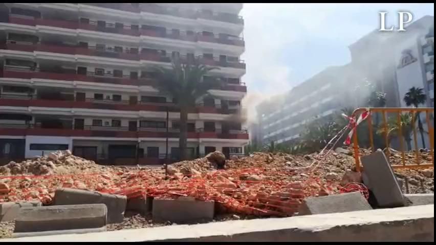 Arden unos apartamentos de Playa del Inglés