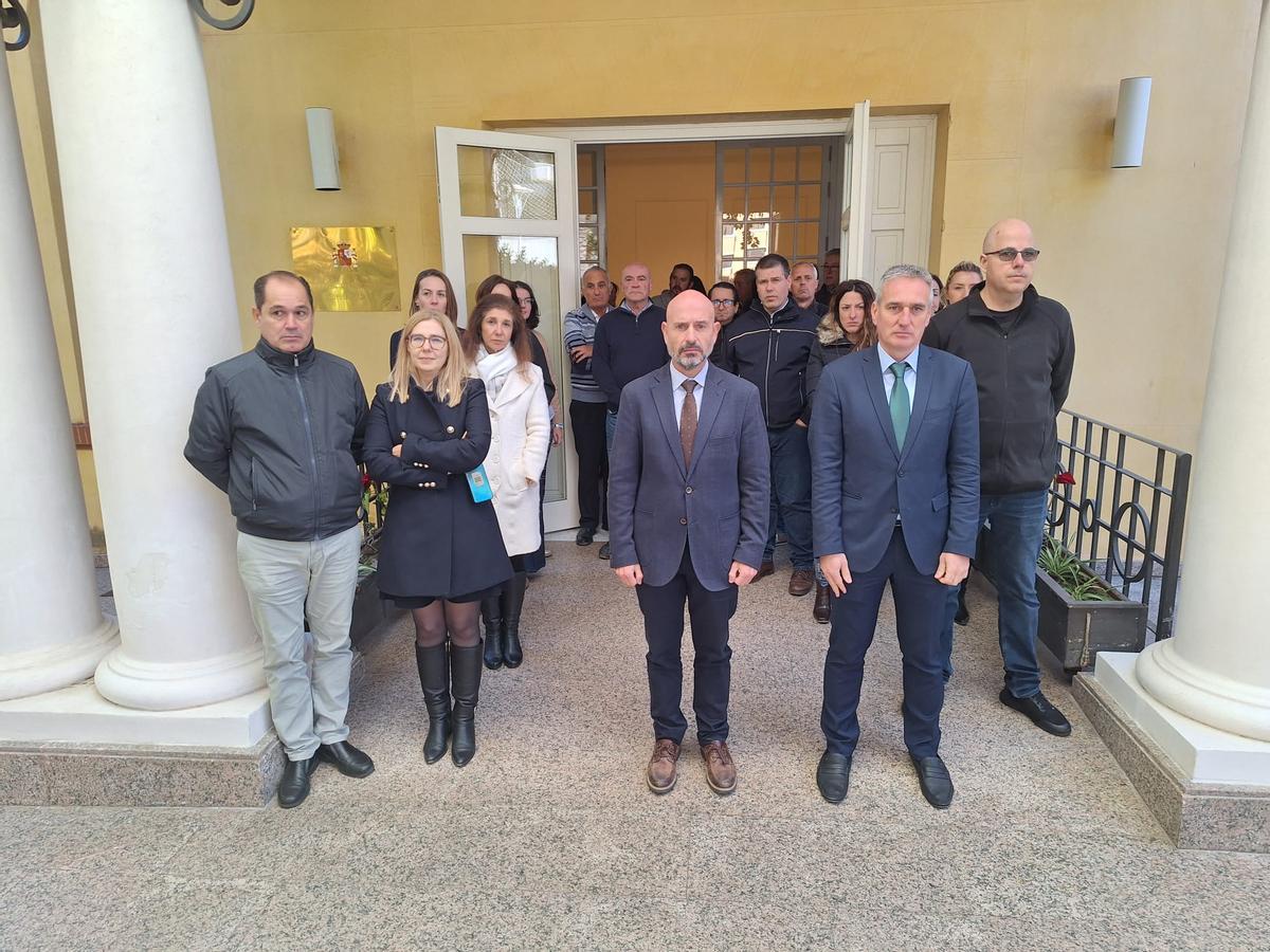 Minuto de silencio en la Subdelegación del Gobierno de España en Málaga.