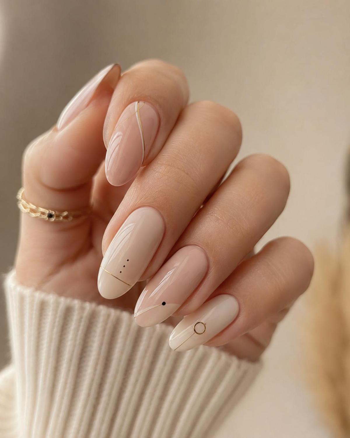 Uñas minimalistas.