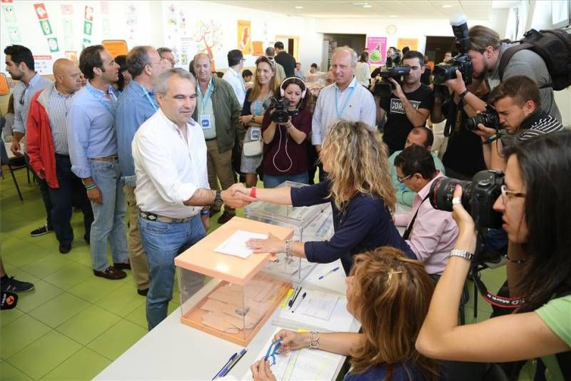 Imágenes de la jornada electoral en Extremadura