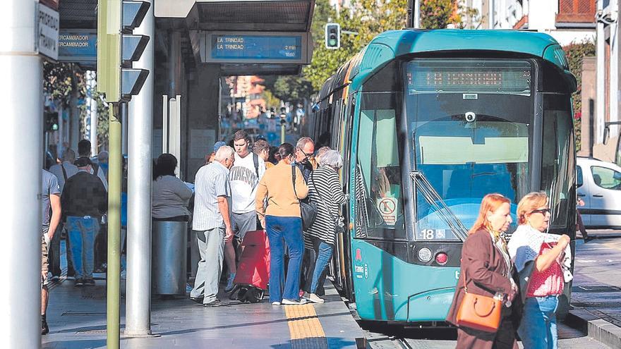 La gratuidad lleva al tranvía a pulverizar el récord de pasajeros