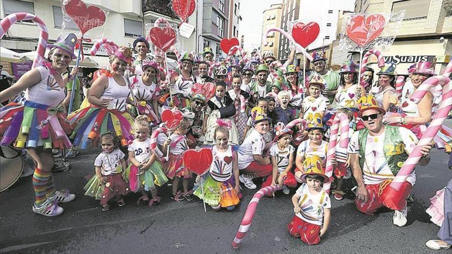 Toros, solidaridad y disfraces, protagonistas en el Grao de Castellón