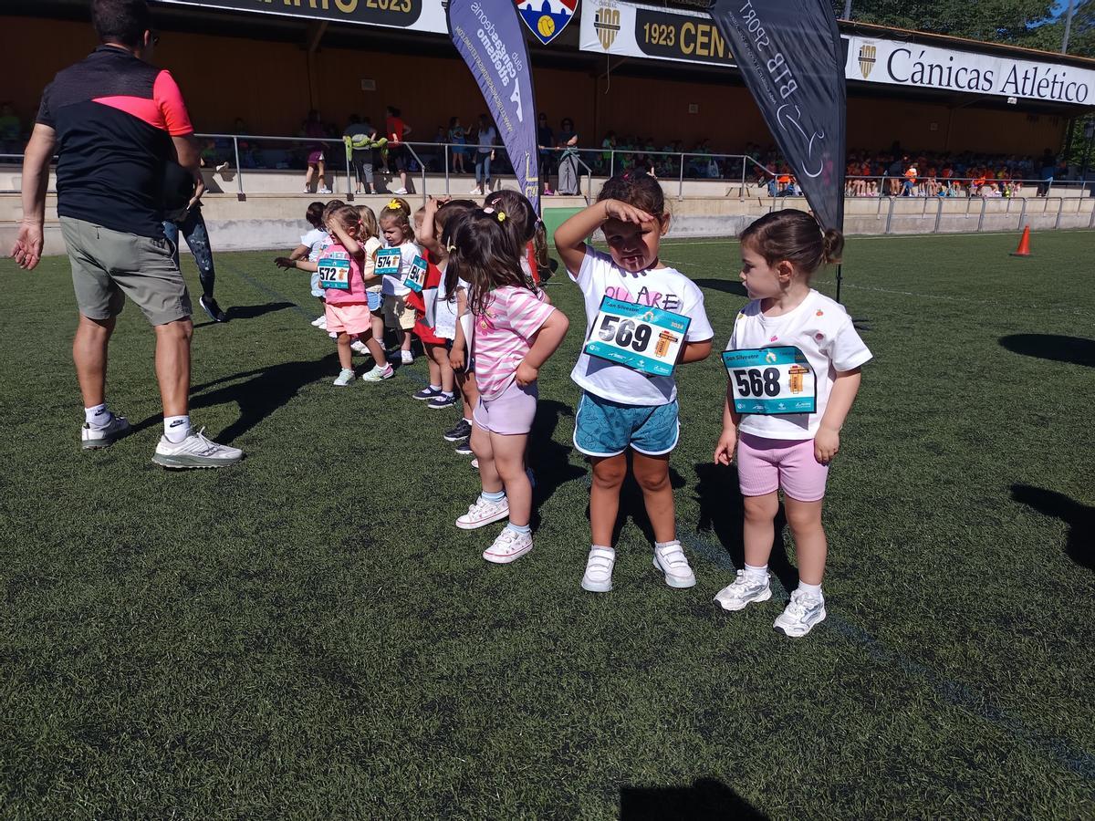 El XV Cross Escolar Infantil de Cangas de Onís reúne a 200 participantes