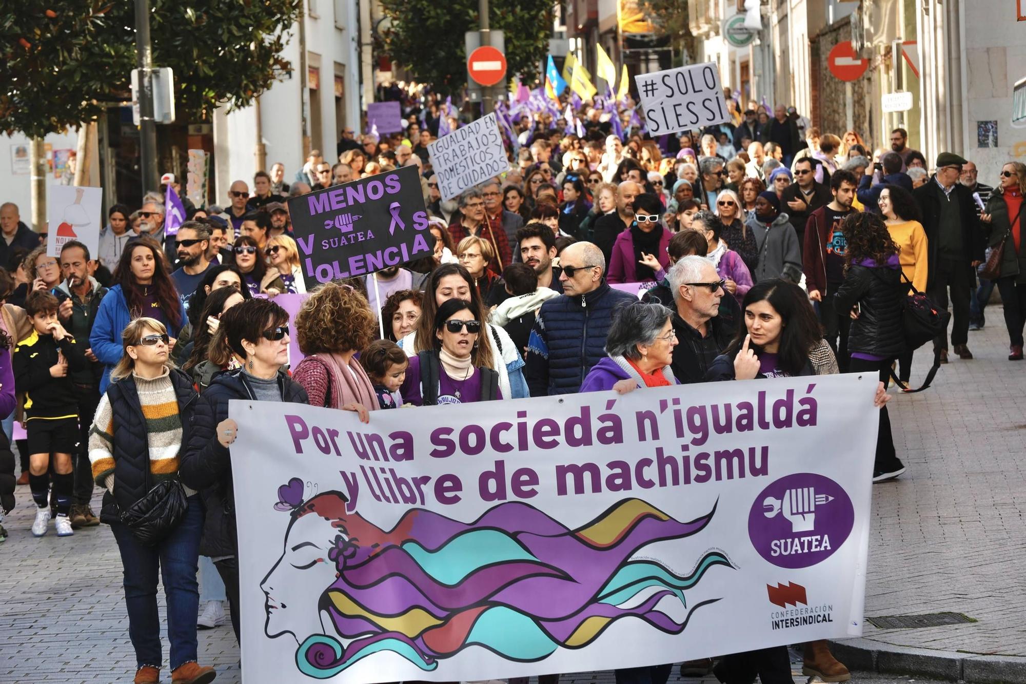 Así fue la manifestación del 25N en Pola de Siero