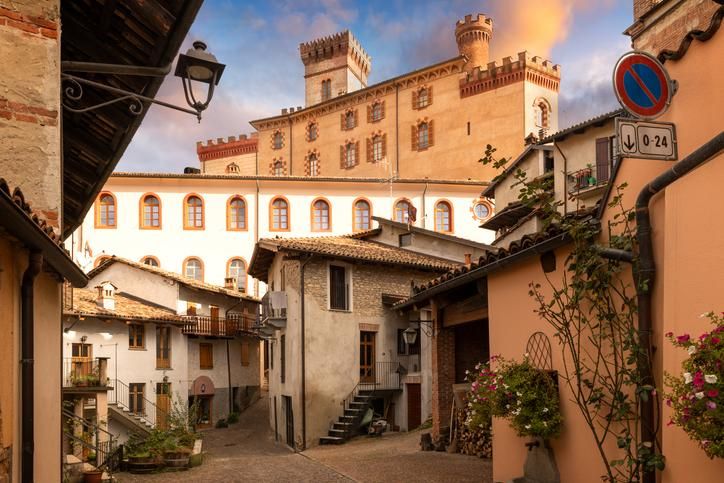 Barolo parece un escenario de cuento generado por la IA.