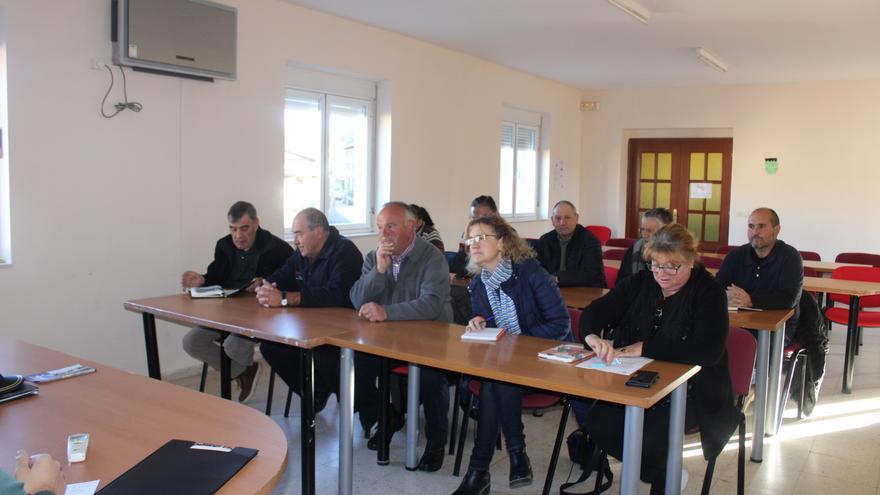 Los alcaldes de La Carballeda colaborarán con la Guardia Civil para detectar casos de violencia de género