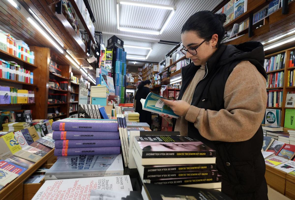 La lectura juvenil en lo 
más alto. |  Gustavo Santos