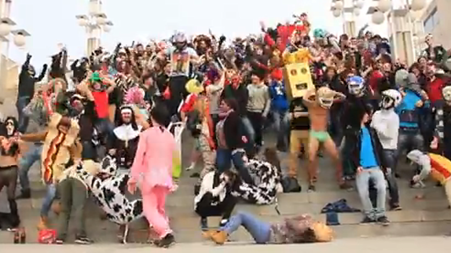 Estudiants catalans ballant el &#039;Harlem Shake&#039;