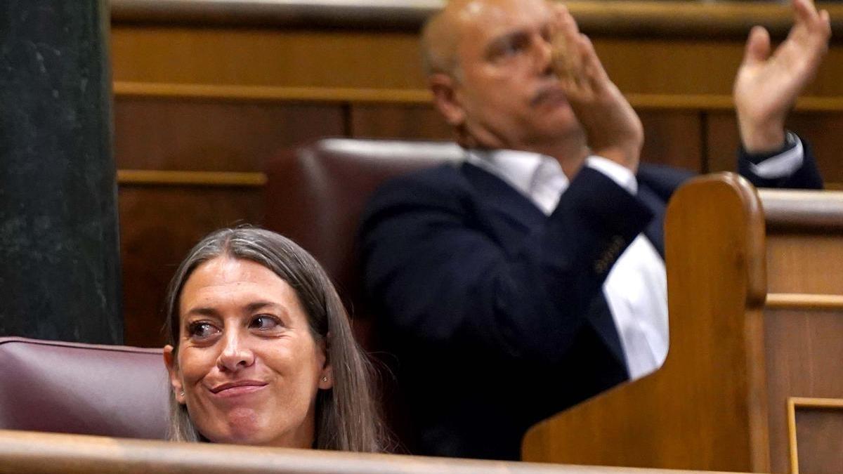 Sesión Constitutiva de la XV Legislatura, en la imagen Miriam Nogueras sonríe al escuchar a la presidenta del Congreso que se pueden utilizar las distintas lenguas en en Hemiciclo.