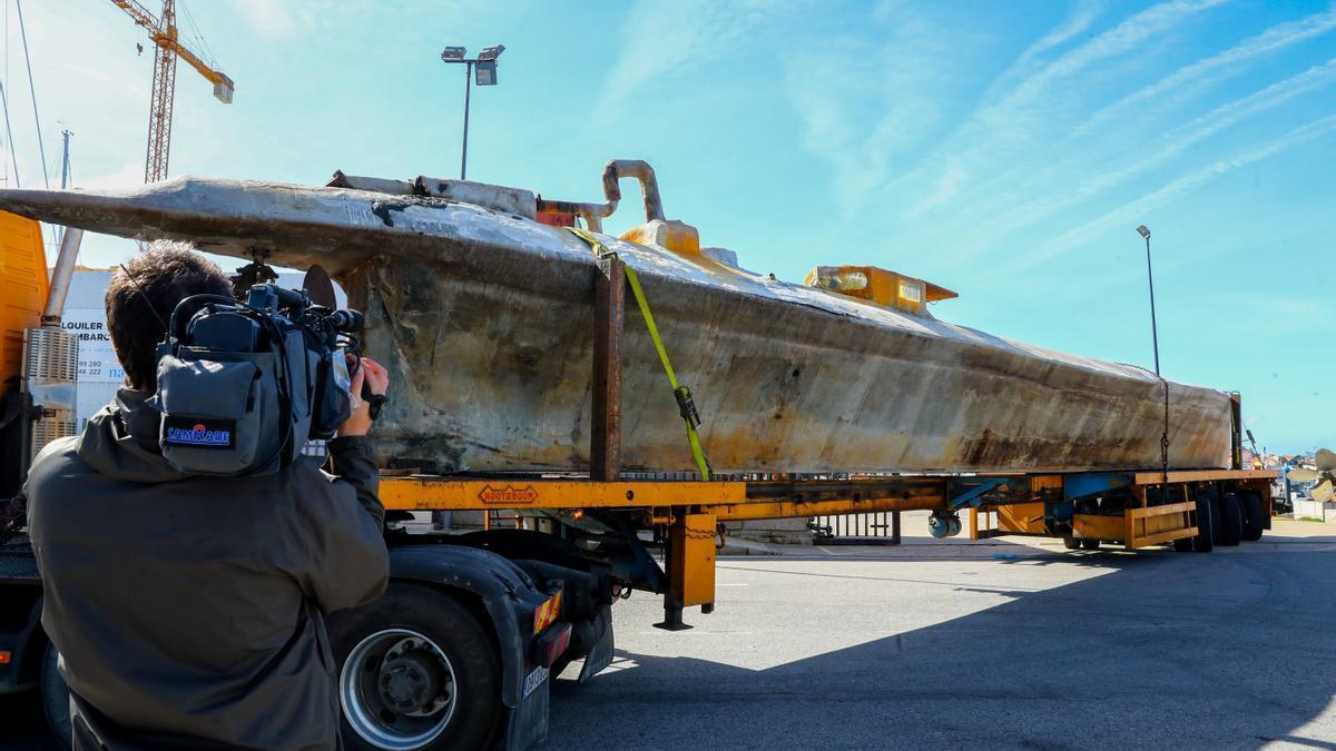 Imagen de un narcosubmarino en el puerto de Vilagarcía