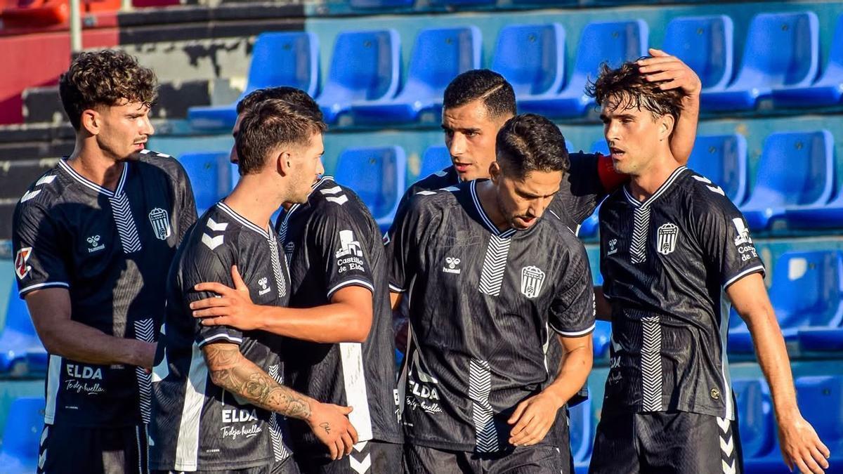 El Eldense cae frente al Villarreal B en su quinto amistoso (1-3)
