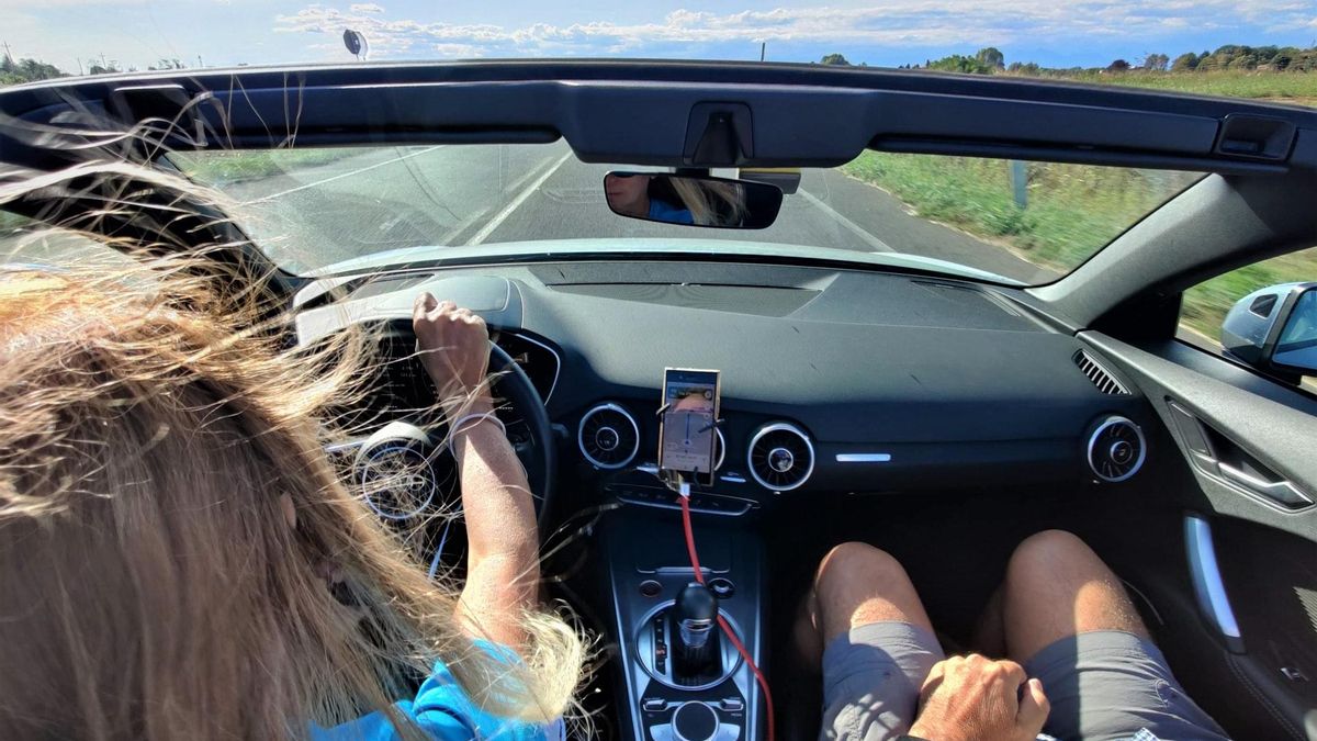 Los imprescindibles que debemos llevar en el coche para hacer viajes cómodos y seguros