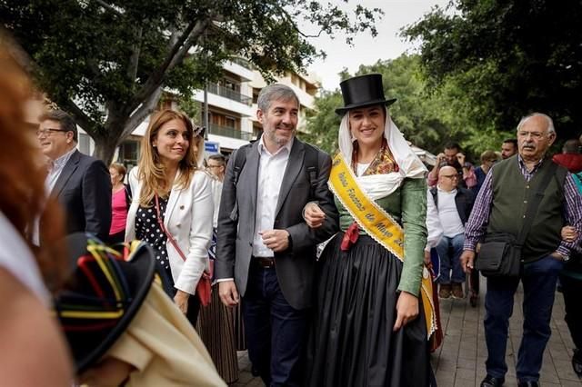 Concurso de Cruces de Flores Naturales